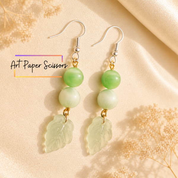 Green Leaf Bead Drop Earrings – Minimal Nature-Inspired Dangle Earrings for Women